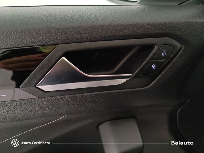 19 - Volkswagen T-Roc 1.5 tsi act r line dsg