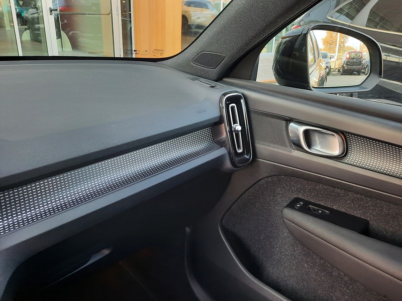 19 - Volvo XC40 1.5 t4 recharge plug-in-hybrid r-design geartronic my21