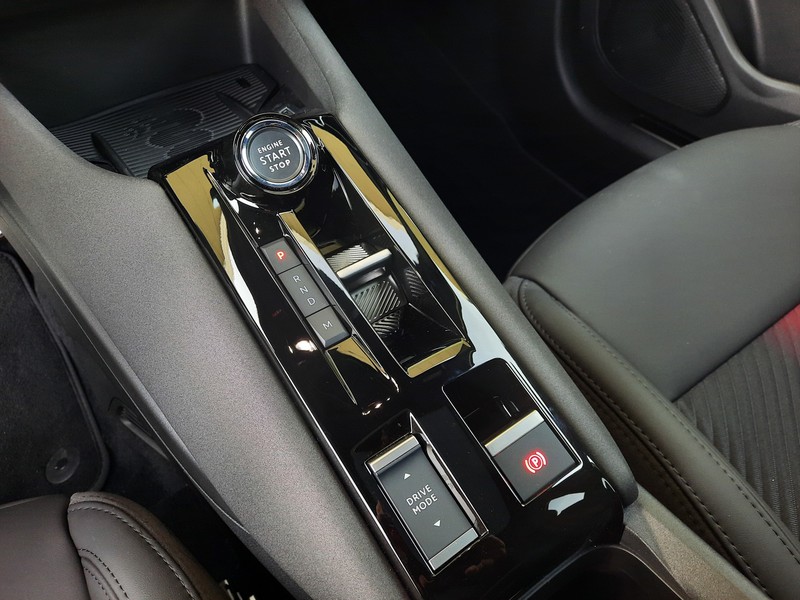 13 - Alfa Romeo Junior 1.2 hybrid 145cv ibrida speciale edct6