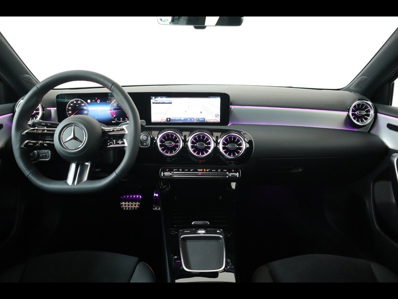 13 - Mercedes Classe A 180 d amg line premium speedshift dct amg 8g