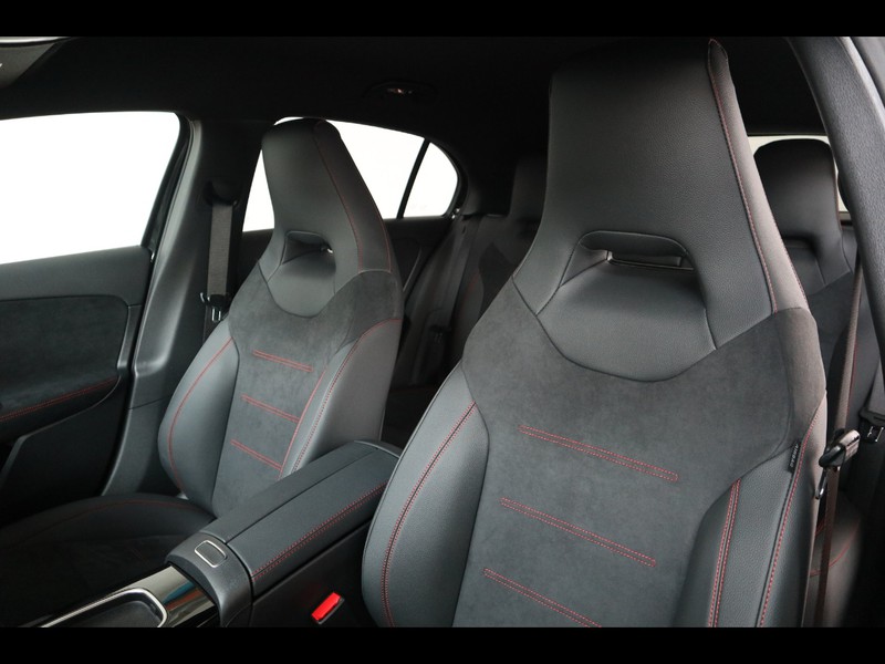 7 - Mercedes Classe A 180 d amg line premium speedshift dct amg 8g