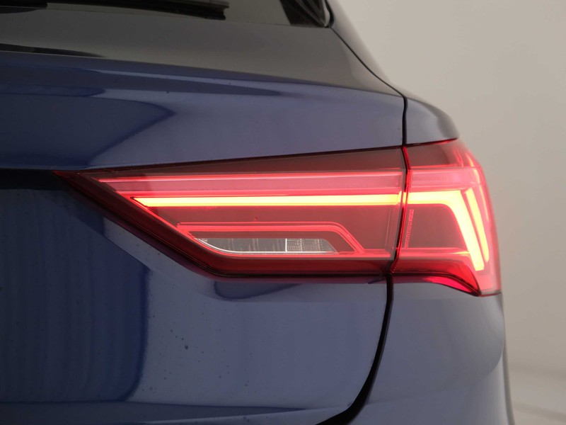 7 - Audi Q3 sportback 35 2.0 tdi s line edition s tronic