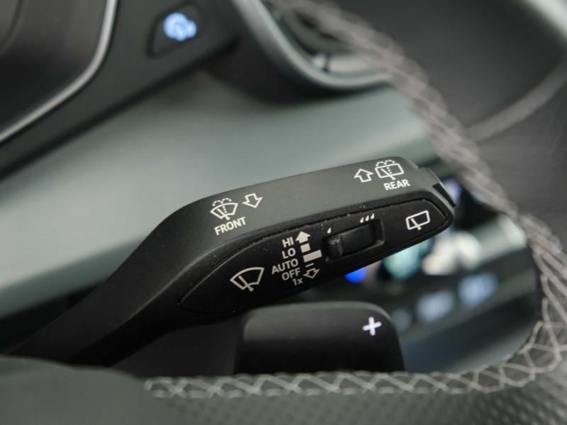 25 - Audi Q5 sportback 40 2.0 tdi mhev 12v s line quattro s tronic