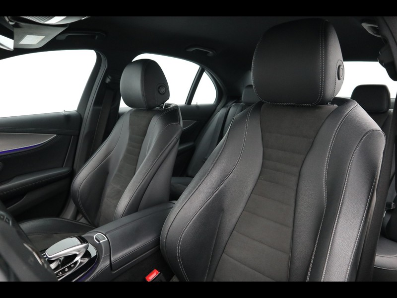 7 - Mercedes Classe E berlina 220 d amg line 4matic 9g-tronic plus