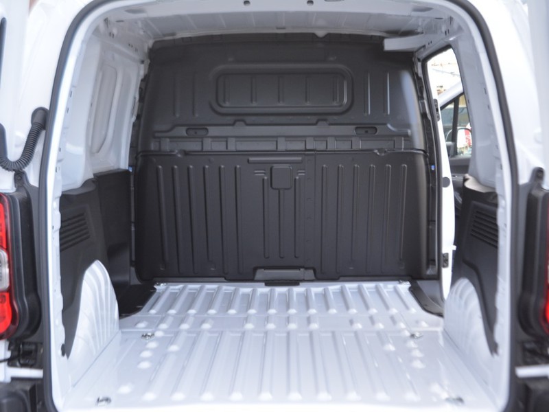 13 - Fiat Professional Doblò van 1.5 bluehdi 100cv ch1 easy pro