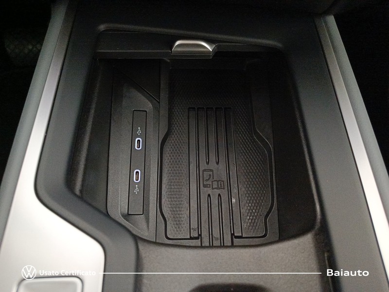 13 - Volkswagen Passat 2.0 tdi scr evo 150cv business dsg