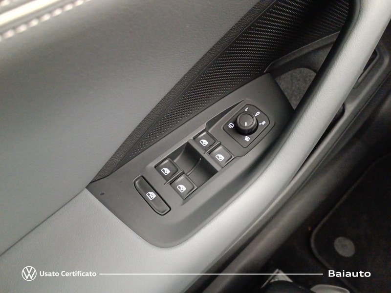 19 - Volkswagen Passat 2.0 tdi scr evo 150cv business dsg