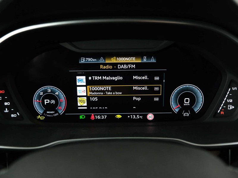 19 - Audi Q3 35 2.0 tdi s line edition s tronic