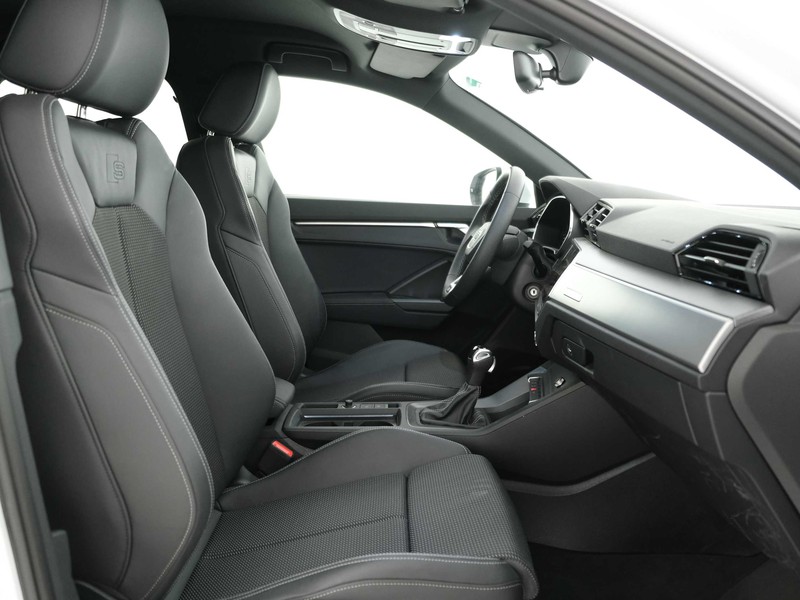 31 - Audi Q3 35 2.0 tdi s line edition s tronic