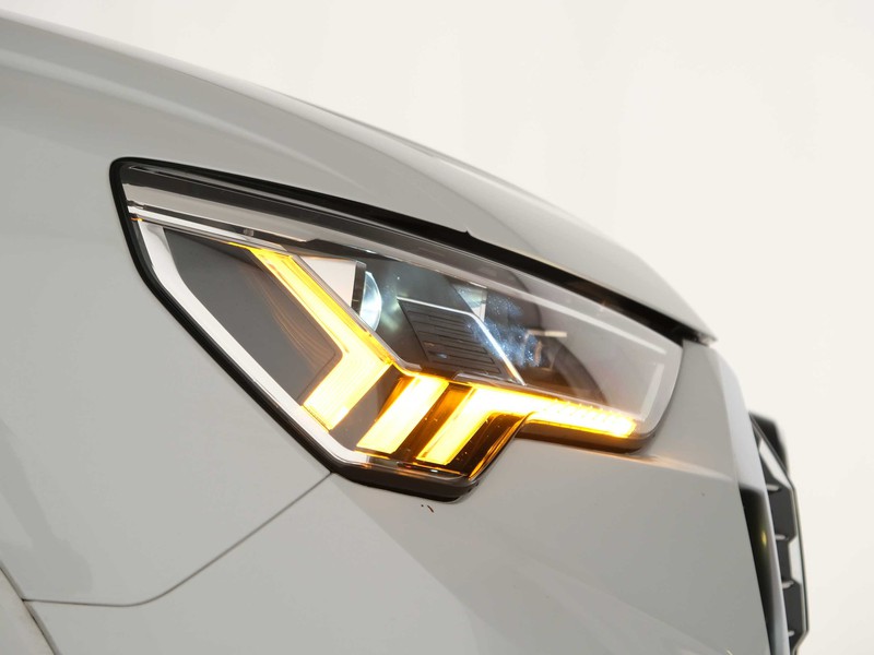 43 - Audi Q3 35 2.0 tdi s line edition s tronic