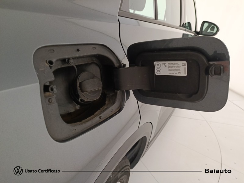 31 - Volkswagen T-Roc 1.5 tsi act life dsg