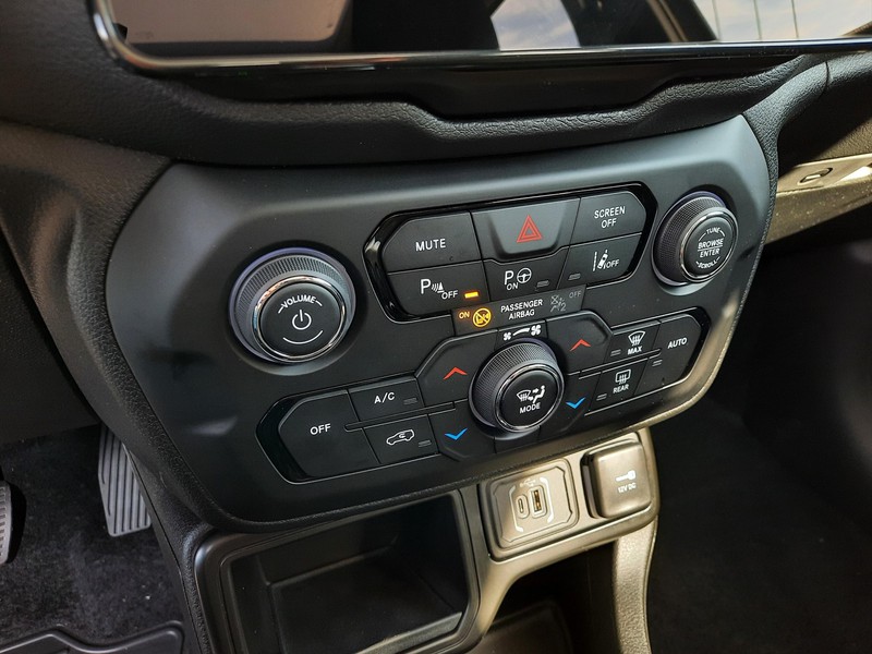 13 - Jeep Renegade 1.5 turbo t4 mhev north star 2wd dct