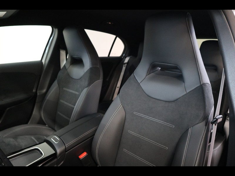 7 - Mercedes Classe A 250 e plug-in-hybrid alpine grey edition speedshift dct amg 8g
