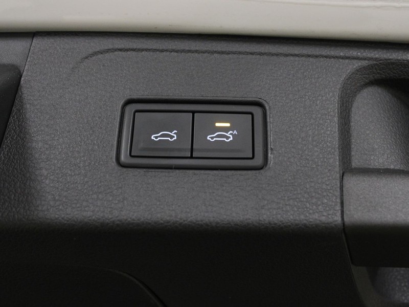 31 - Volkswagen Passat variant 2.0 tdi scr evo 150cv business dsg