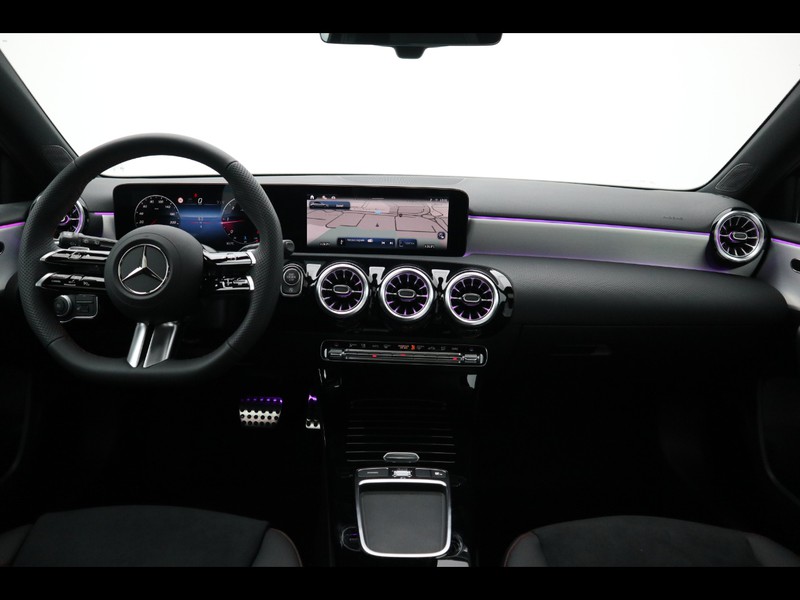 13 - Mercedes Classe A 180 d amg line premium speedshift dct amg 8g