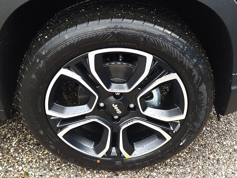 13 - Jeep Avenger 1.2 turbo 100cv summit fwd