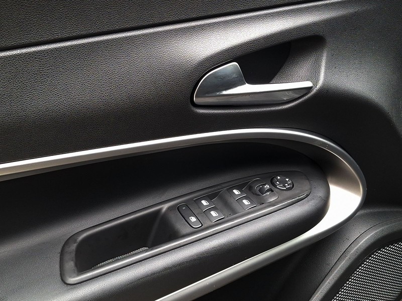 19 - Jeep Avenger 1.2 turbo 100cv summit fwd