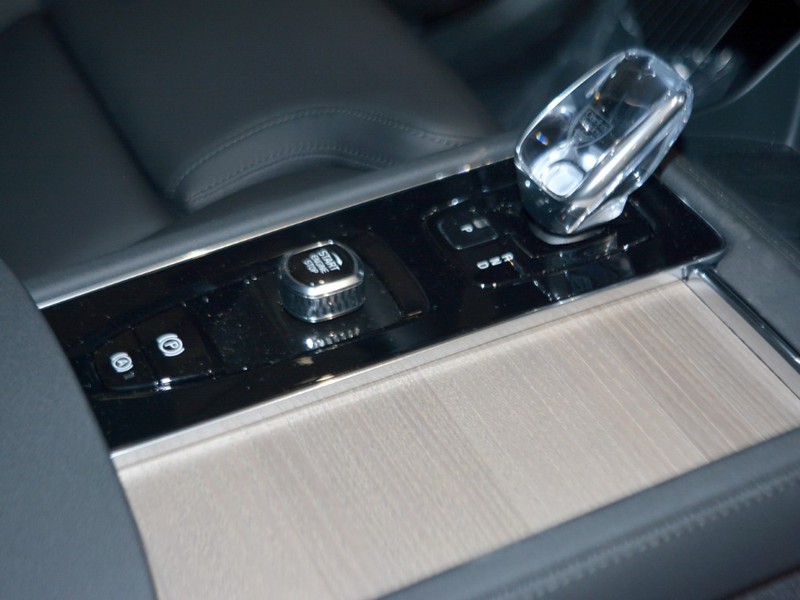 19 - Volvo XC90 2.0 b5 plus bright awd automatico 7p.ti