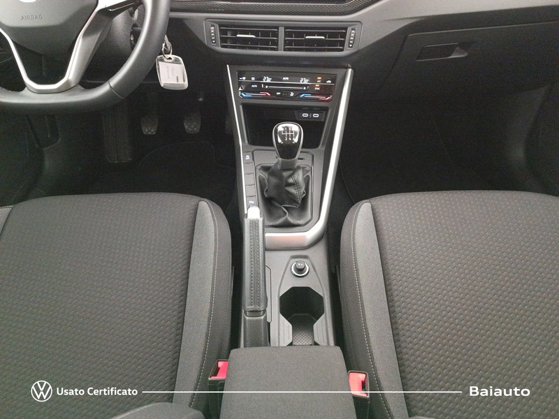 13 - Volkswagen Taigo 1.0 tsi 110cv life