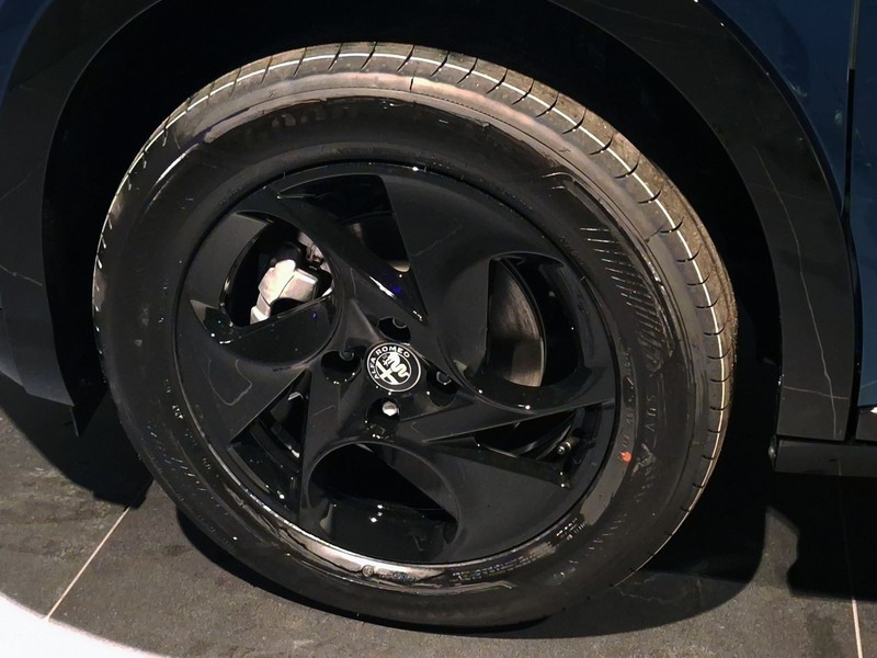 13 - Alfa Romeo Junior 1.2 hybrid 145cv ibrida edct6