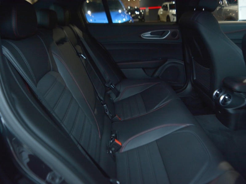 7 - Alfa Romeo Giulia 2.9 v6 520cv quadrifoglio super sport at8
