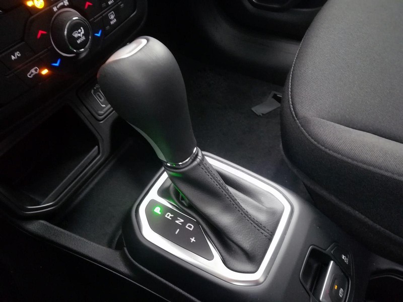 19 - Jeep Renegade 1.5 turbo t4 mhev north star 2wd dct