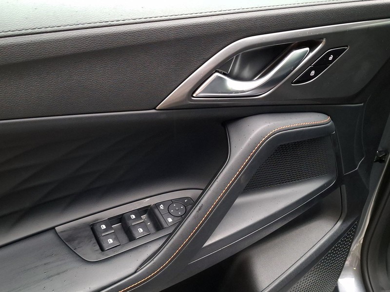 19 - Mg HS 1.5 phev luxury auto