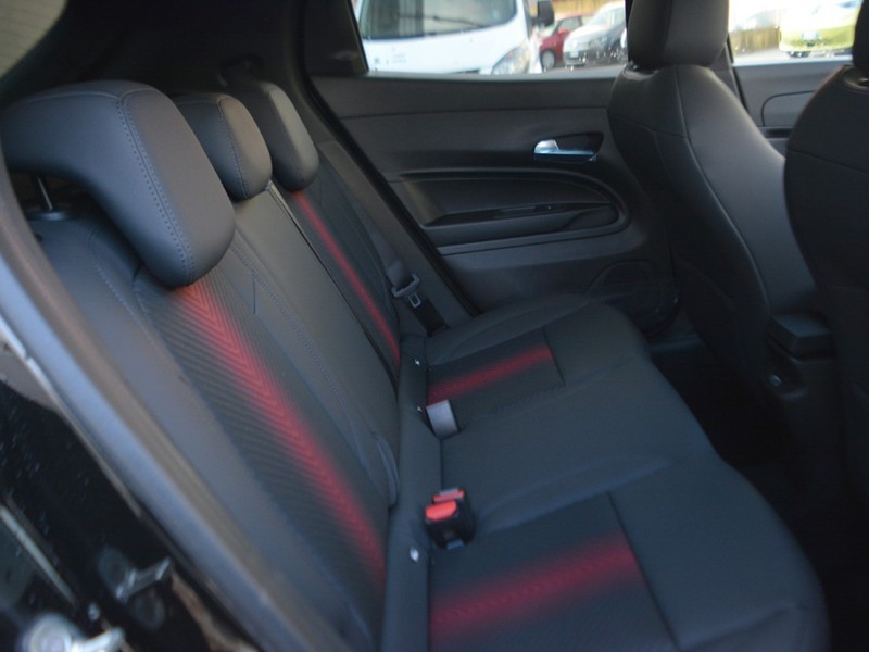 7 - Alfa Romeo Junior 1.2 hybrid 145cv ibrida q4 edct6