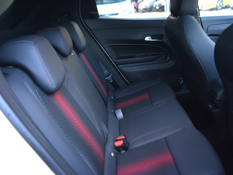 7 - Alfa Romeo Junior 1.2 hybrid 145cv ibrida q4 edct6