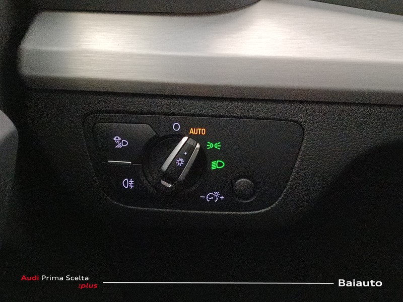 19 - Audi Q5 sportback 40 2.0 tdi mhev 12v s line quattro s tronic