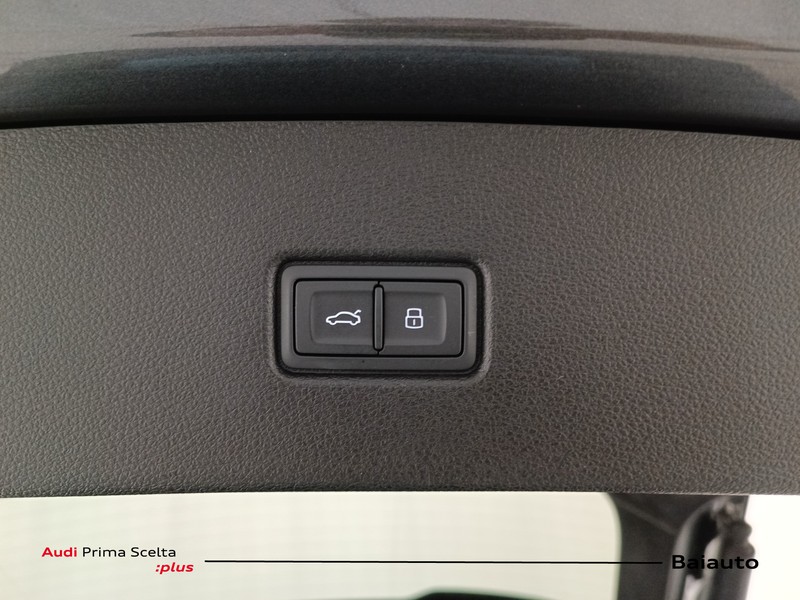 37 - Audi Q5 sportback 40 2.0 tdi mhev 12v s line quattro s tronic