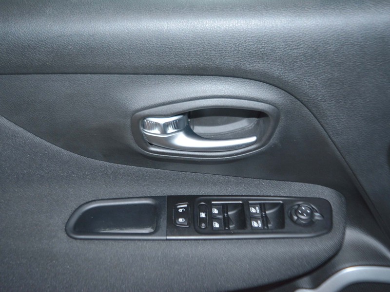 13 - Jeep Renegade 1.0 t3 longitude 2wd