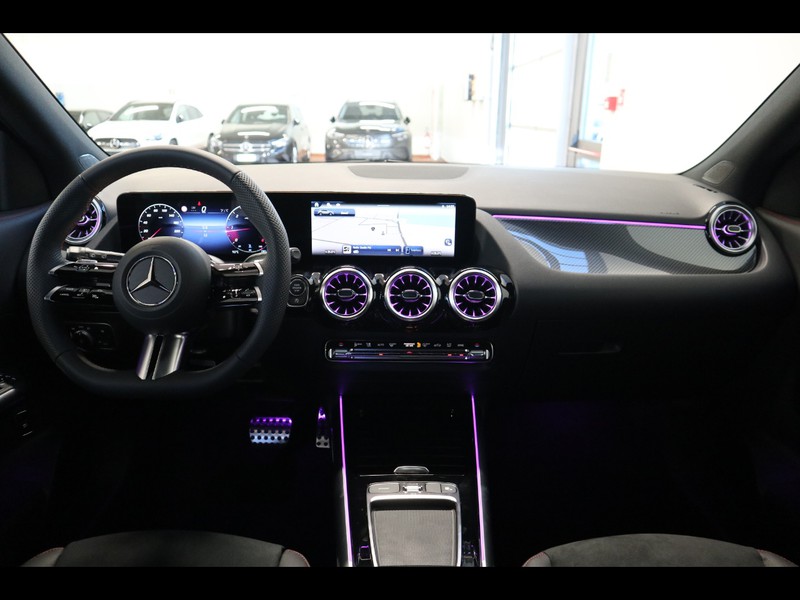 13 - Mercedes GLA 200 d amg line premium 4matic 8g-dct