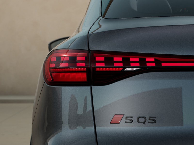 7 - Audi SQ5 ssportback 3.0 v6 tfsi mhev+ 367cv quattro