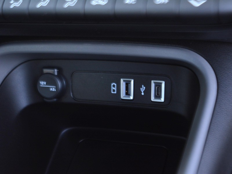 19 - Jeep Avenger 1.2 turbo 100cv longitude fwd