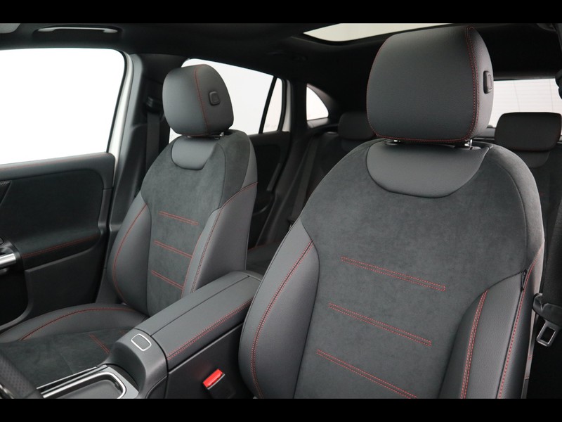 7 - Mercedes GLA 180 amg line premium 7g-dct