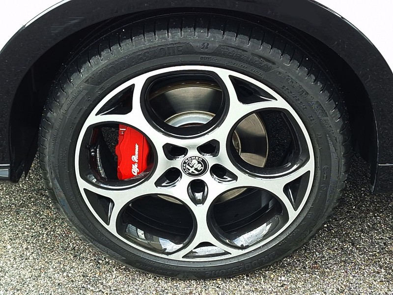 13 - Alfa Romeo Tonale 1.5 hybrid 160cv veloce tct7