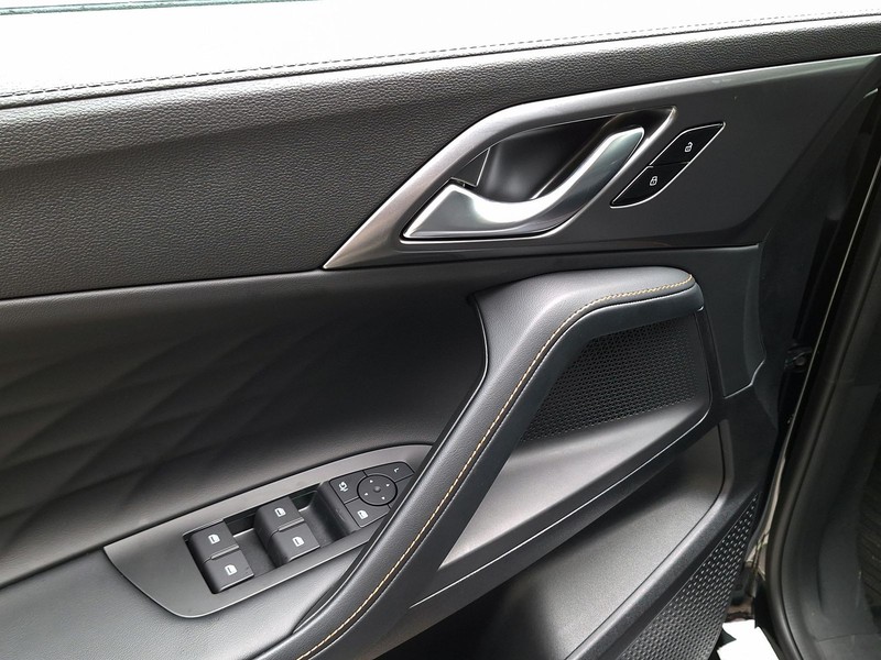 19 - Mg HS 1.5 phev luxury auto