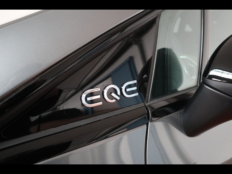 19 - Mercedes EQE 350 premium plus 4matic