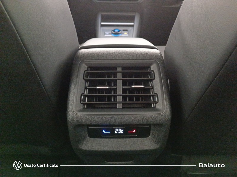 13 - Volkswagen Tiguan 2.0 tdi scr 150cv life dsg