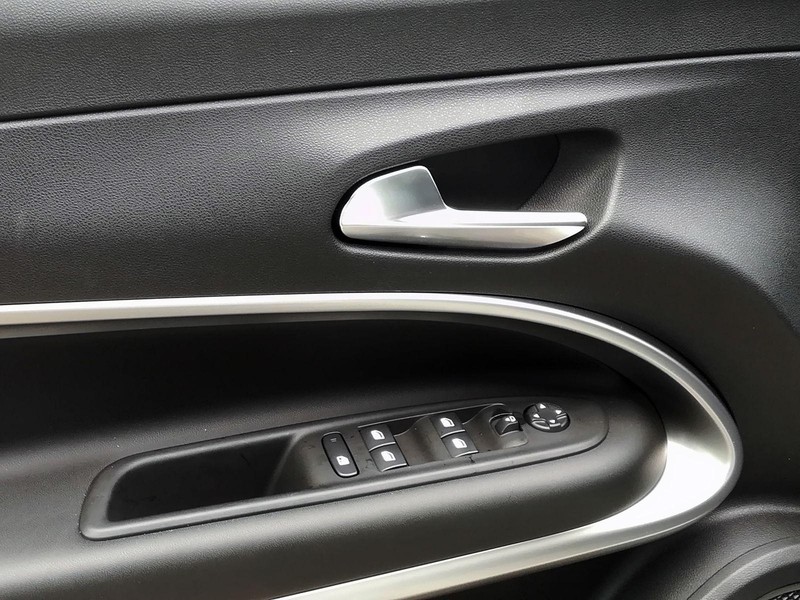 19 - Jeep Avenger 1.2 turbo e-hybrid mhev 145cv overland 4xe