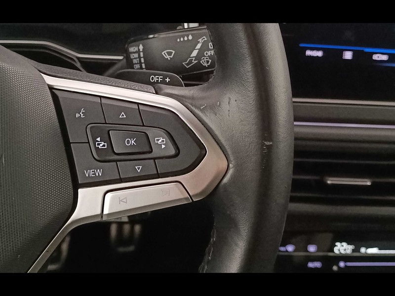 25 - Volkswagen Taigo 1.5 tsi 150cv r-line dsg