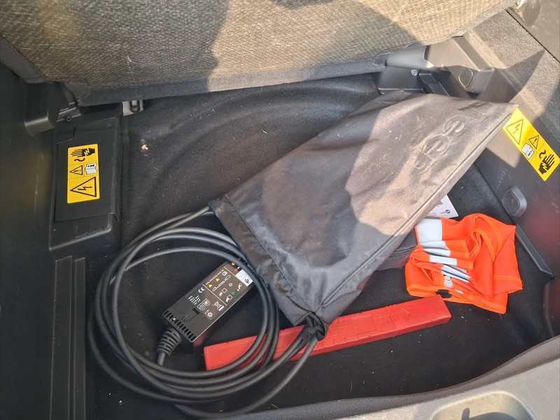 25 - Jeep Compass 1.3 turbo t4 phev trailhawk 4xe at6