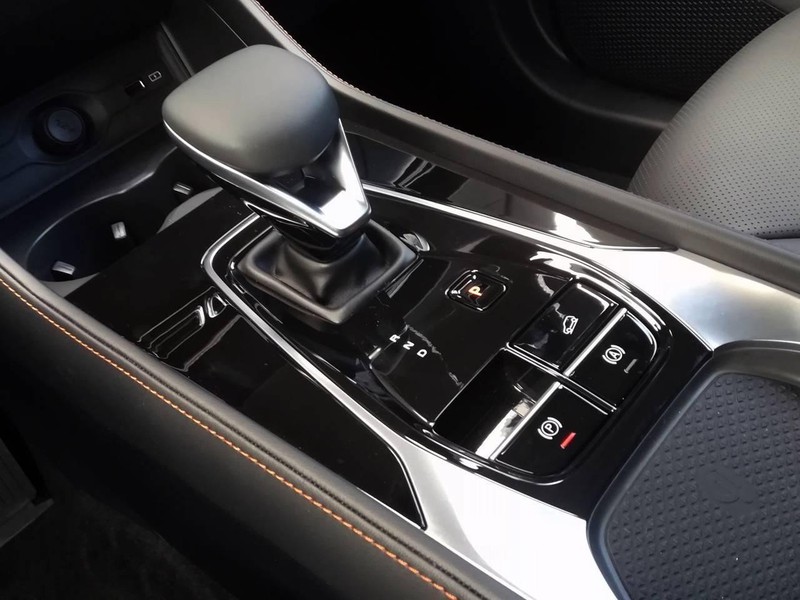 13 - Mg HS 1.5 phev luxury auto