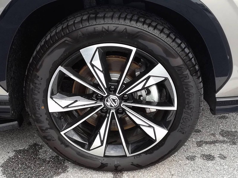 19 - Mg HS 1.5 phev luxury auto