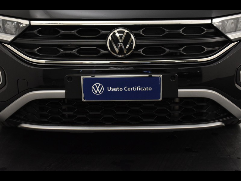 13 - Volkswagen T-Roc 1.5 tsi act life dsg