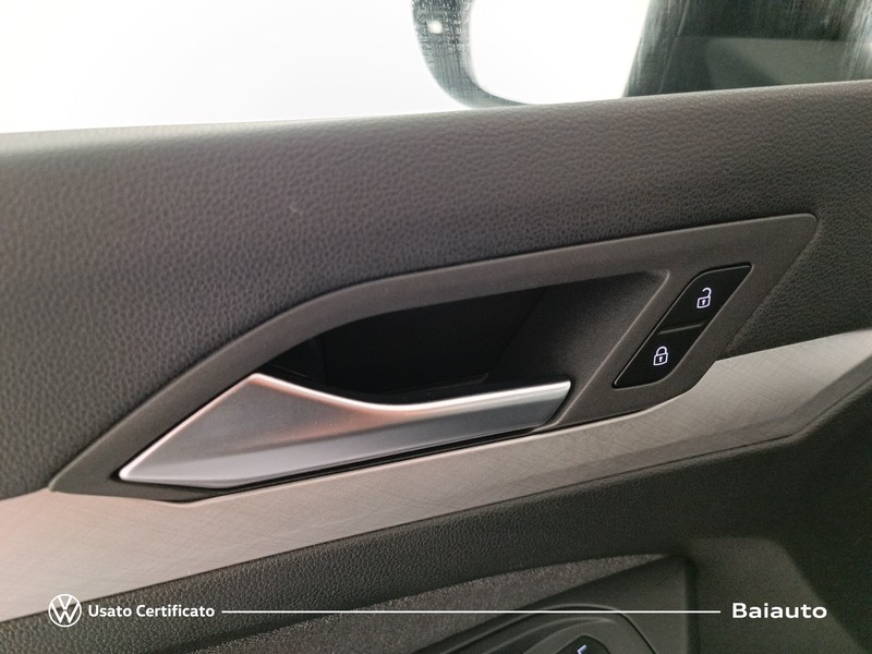 19 - Volkswagen Golf 2.0 tdi scr 115cv life