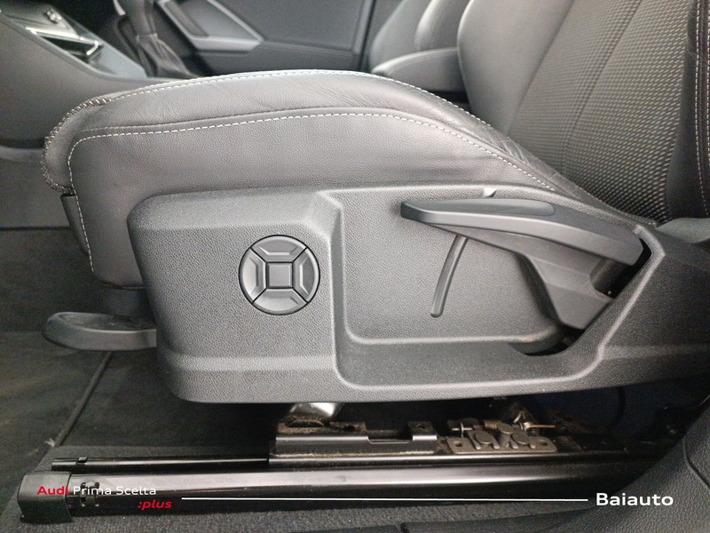 25 - Audi Q3 sportback 35 2.0 tdi s line edition s tronic