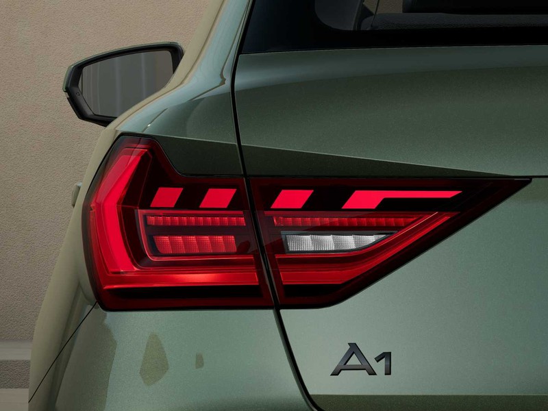 7 - Audi A1 sportback 30 1.0 tfsi 116cv s line edition
