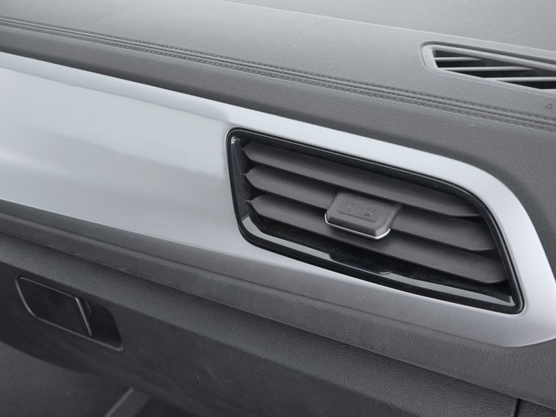 19 - Volkswagen T-Roc 2.0 tdi scr 150cv life dsg